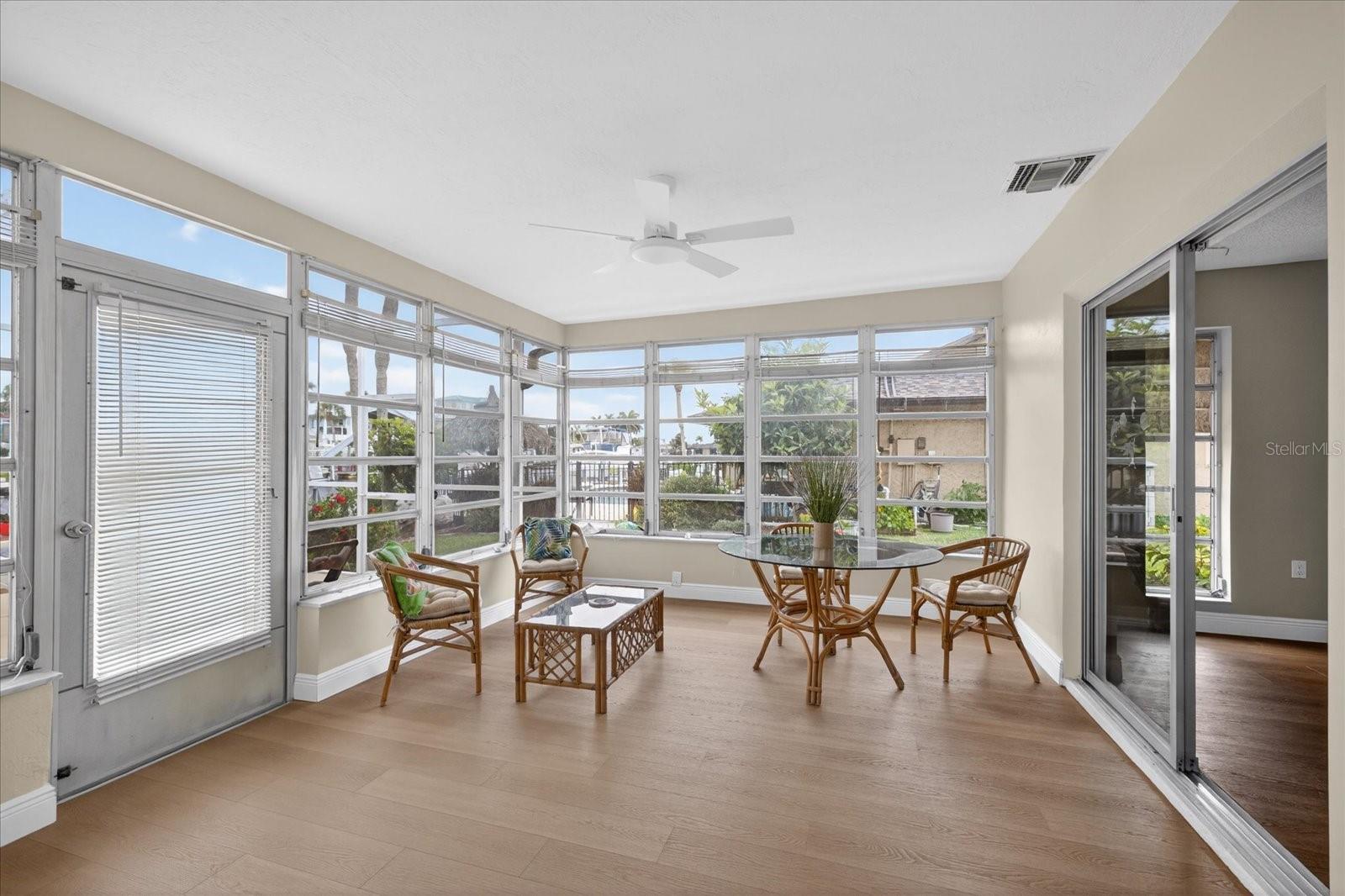 FLOR A MAR - Residential