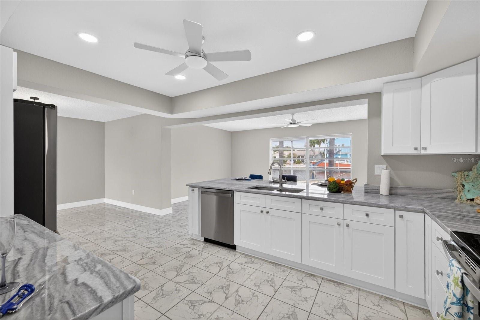 FLOR A MAR - Residential