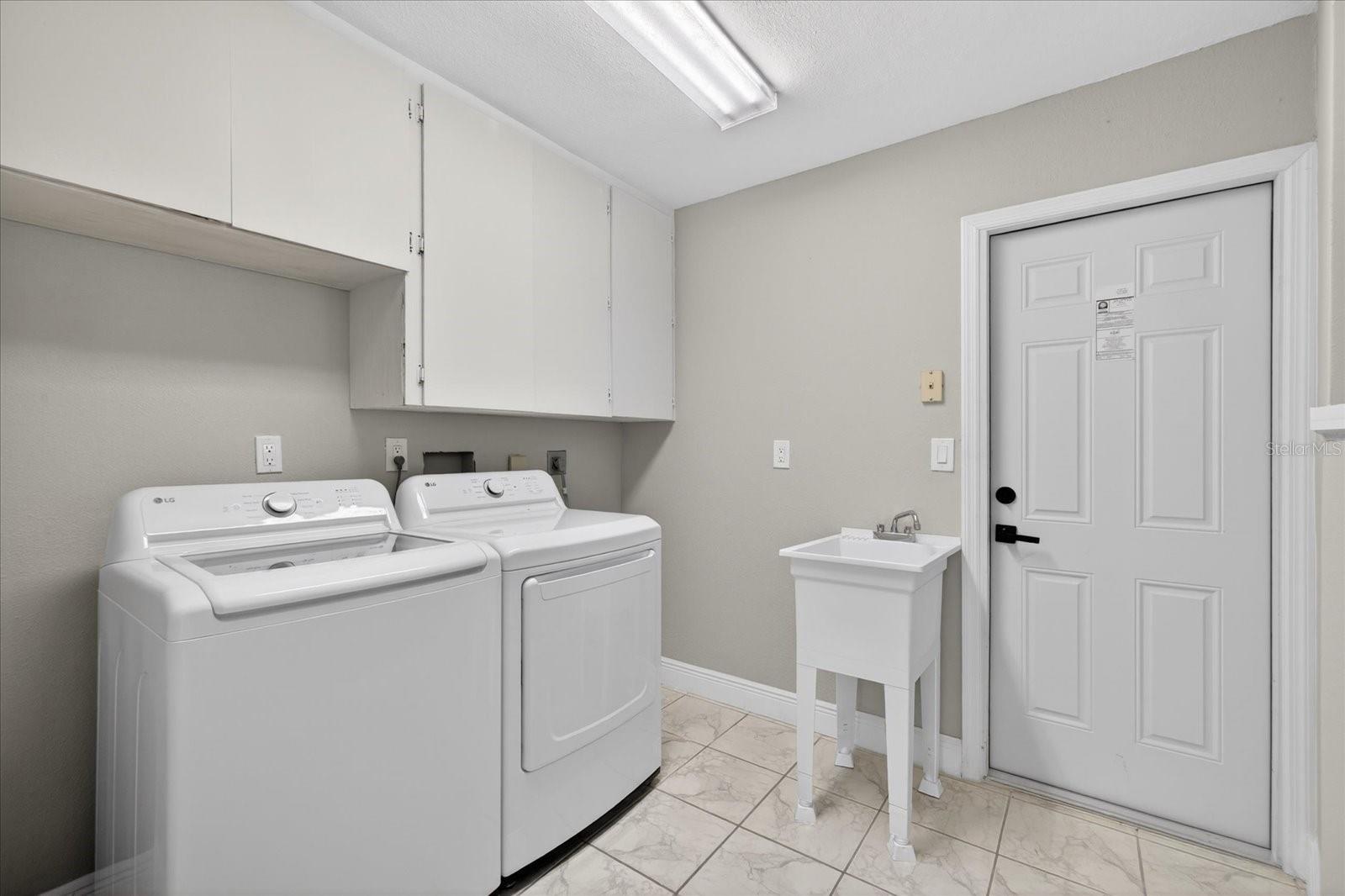 FLOR A MAR - Residential