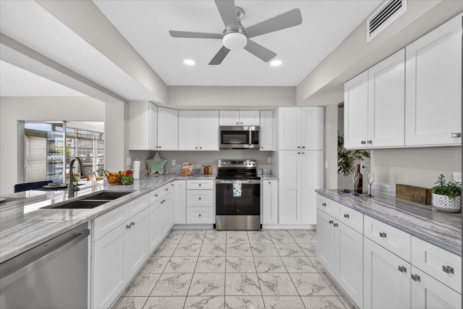 FLOR A MAR - Residential