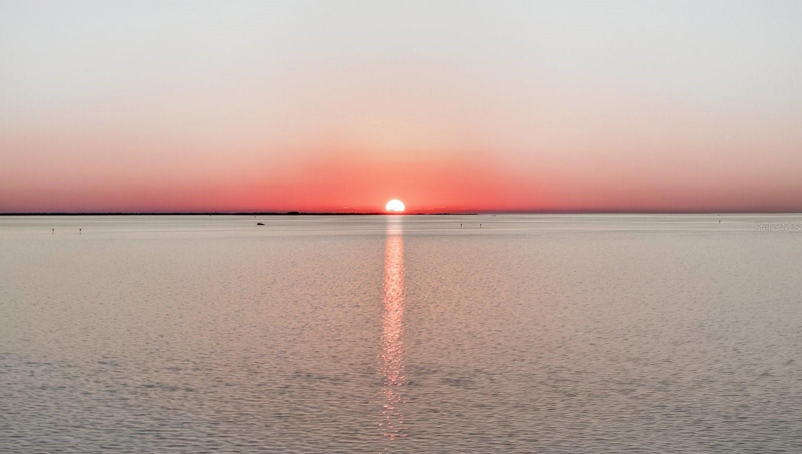 FLOR A MAR - Residential