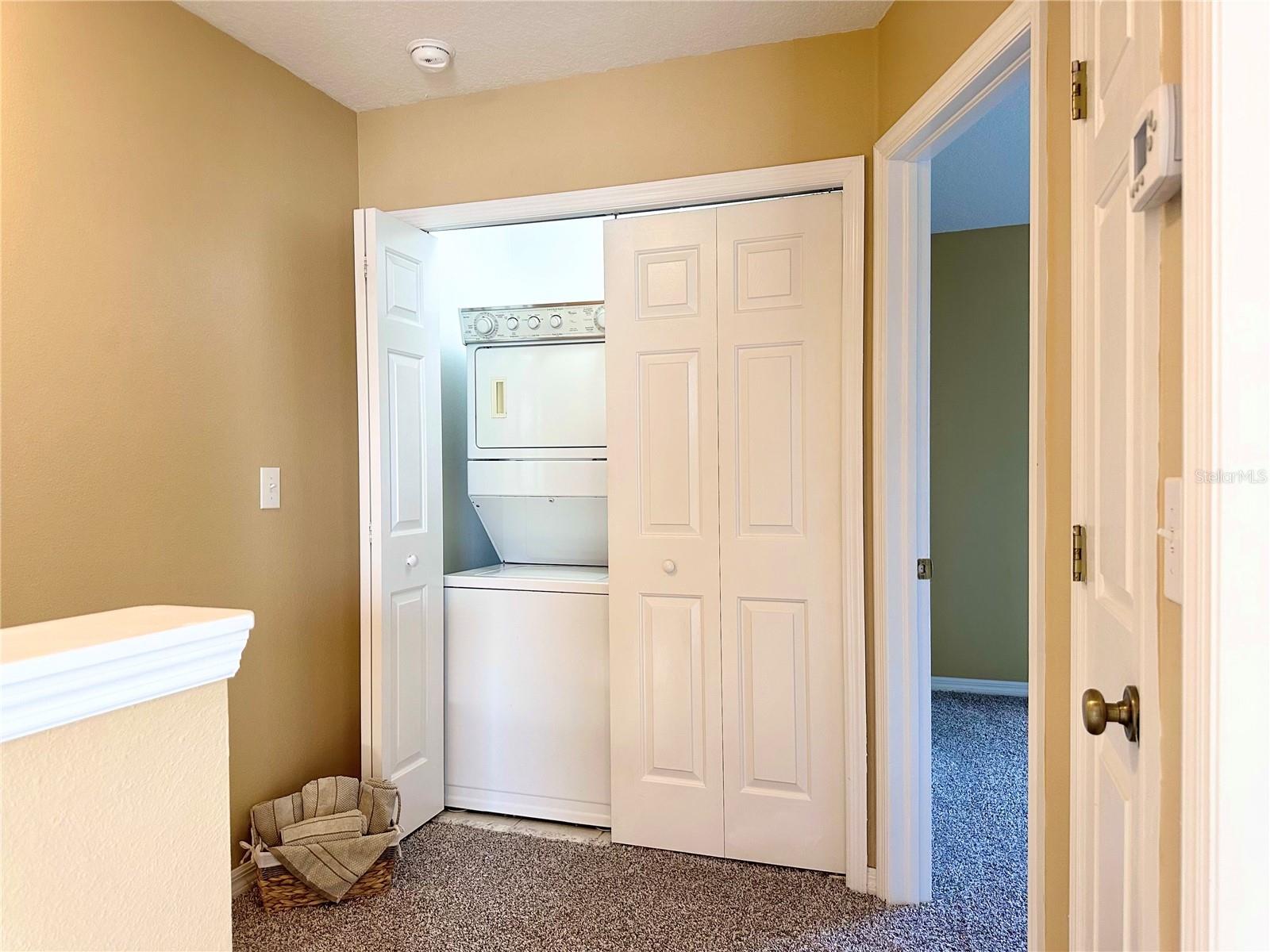 COUNTRY CHASE - Residential