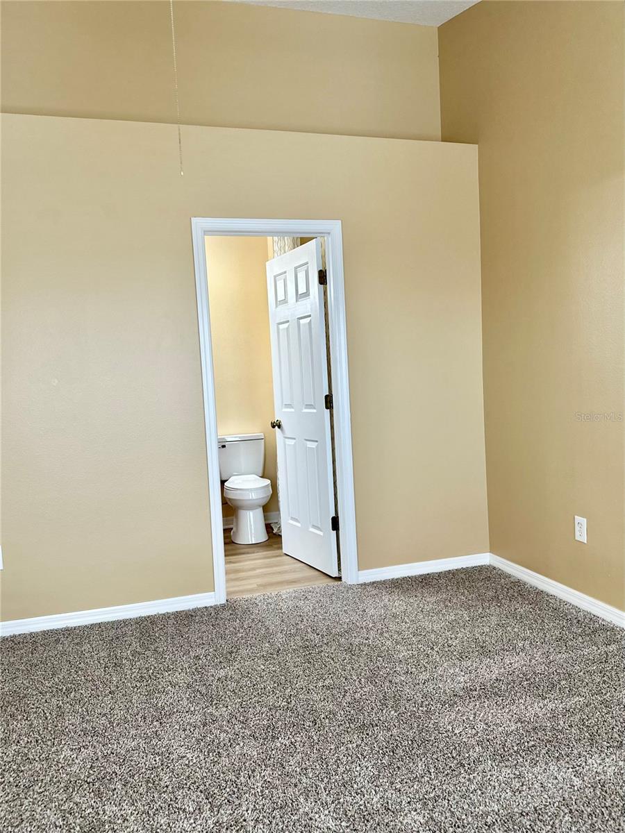 COUNTRY CHASE - Residential