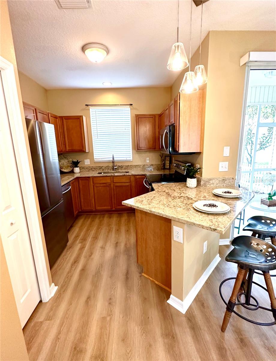 COUNTRY CHASE - Residential