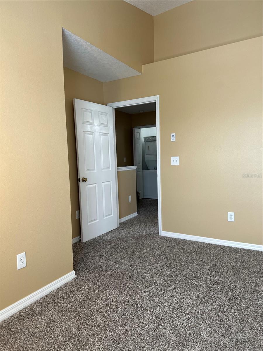 COUNTRY CHASE - Residential
