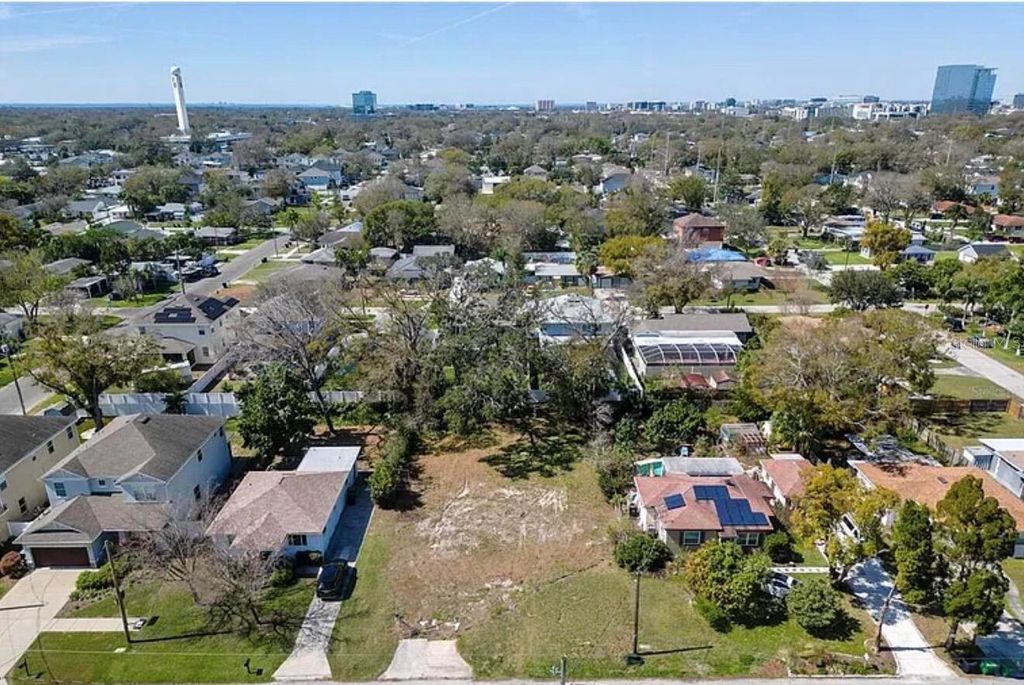 Photo of 306 N Excelda Avenue, Tampa, FL 33609 (MLS # O6354659)