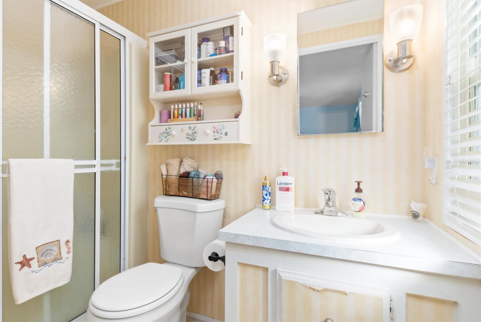 6 LAKES COUNTRY CLUB CO-OP - Residential