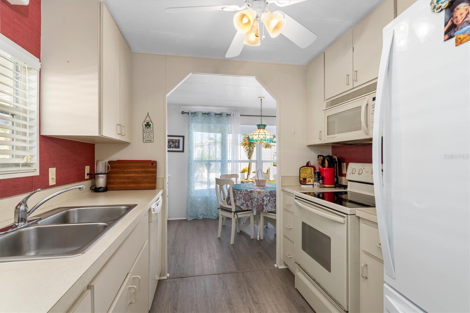 6 LAKES COUNTRY CLUB CO-OP - Residential