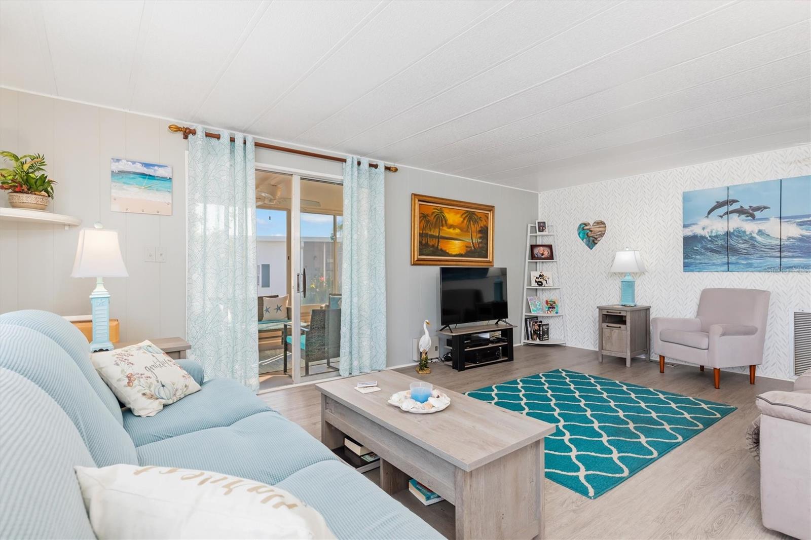 6 LAKES COUNTRY CLUB CO-OP - Residential