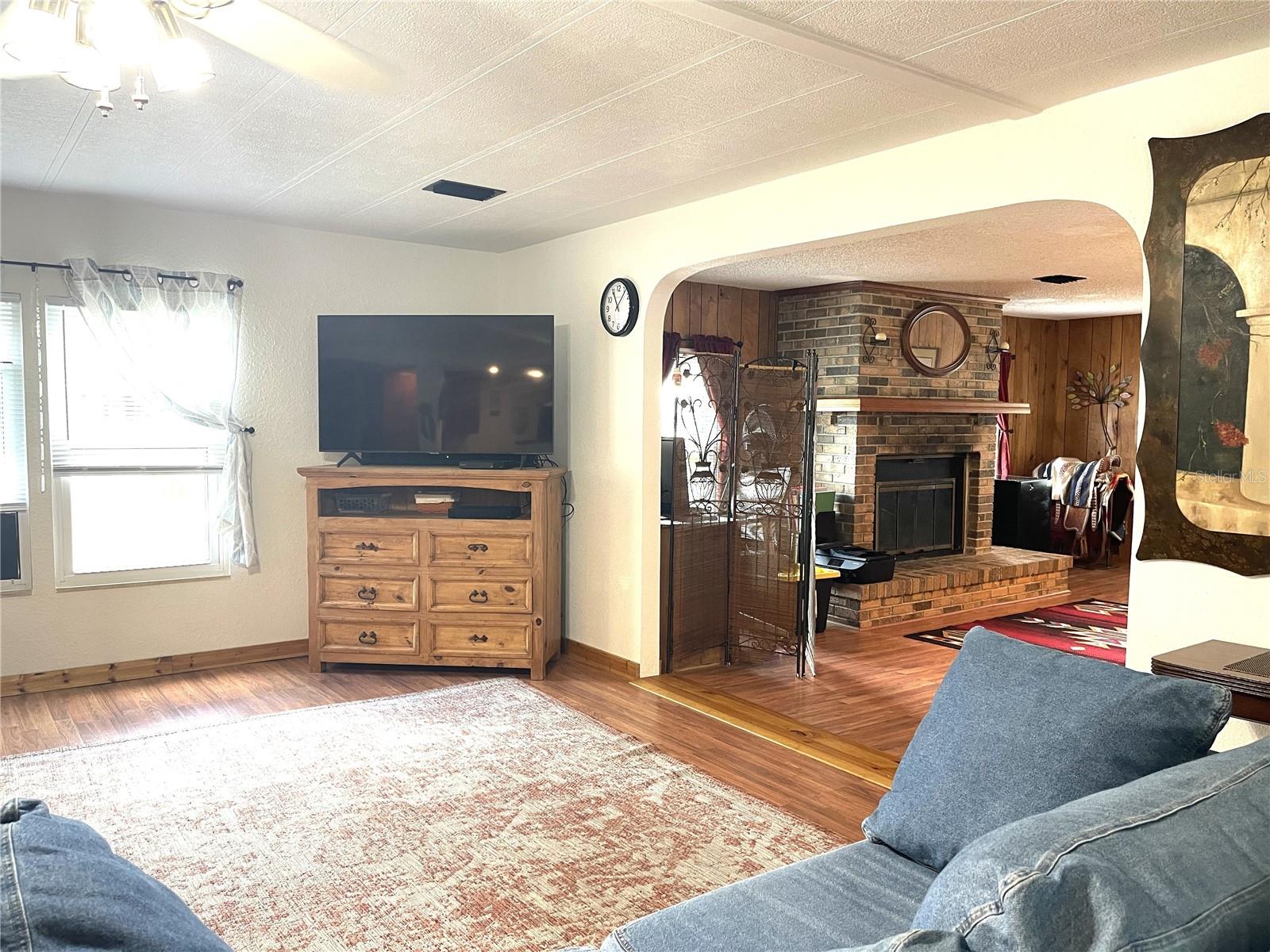 CONTINENTAL COUNTRY CLUB - Residential