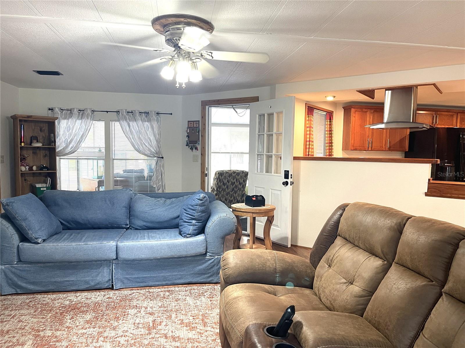 CONTINENTAL COUNTRY CLUB - Residential
