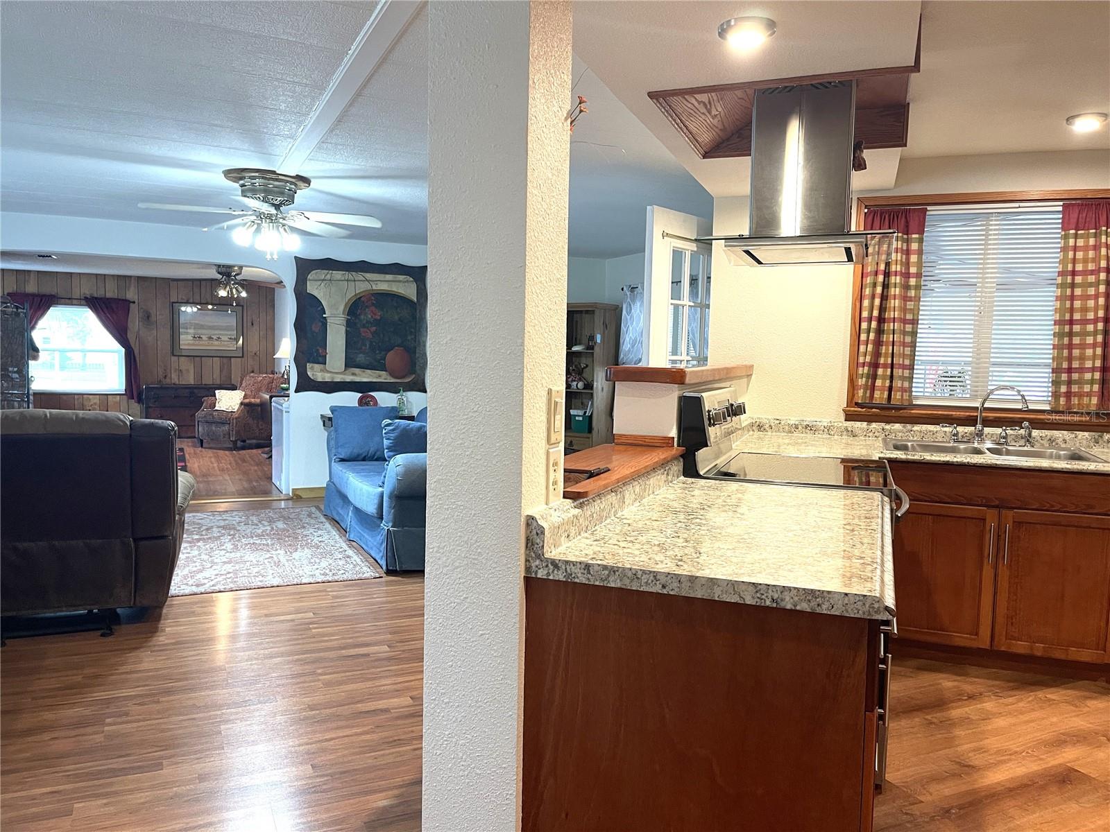 CONTINENTAL COUNTRY CLUB - Residential