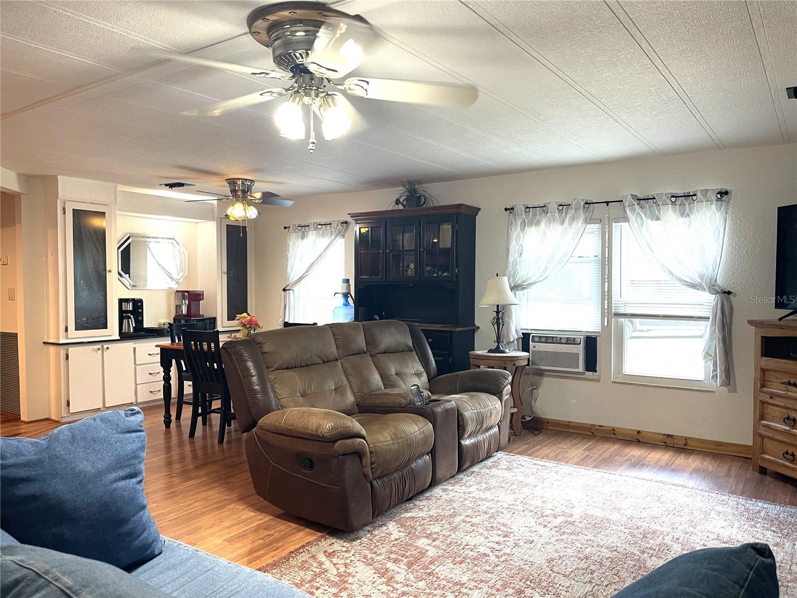 CONTINENTAL COUNTRY CLUB - Residential
