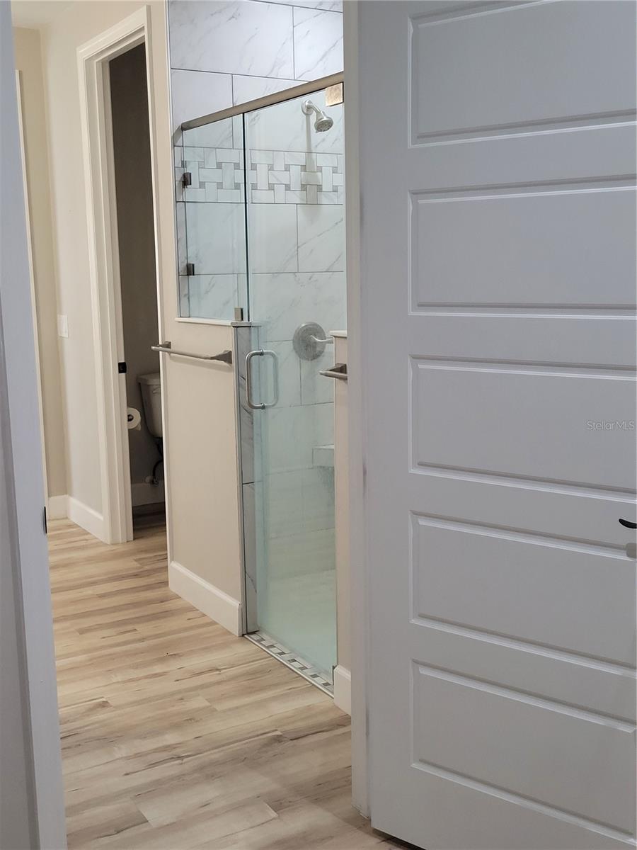 LAKESHORE GARDENS - Residential