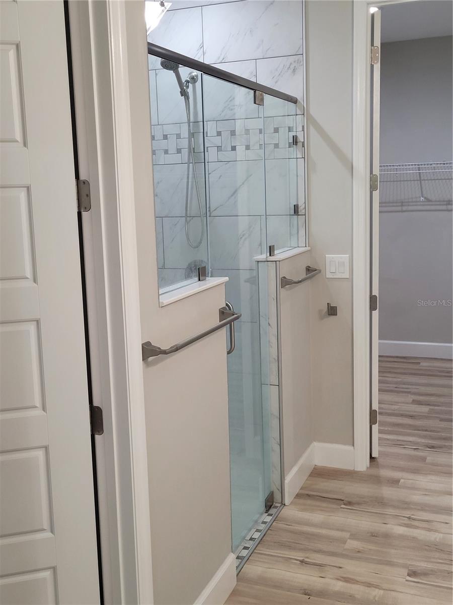 LAKESHORE GARDENS - Residential