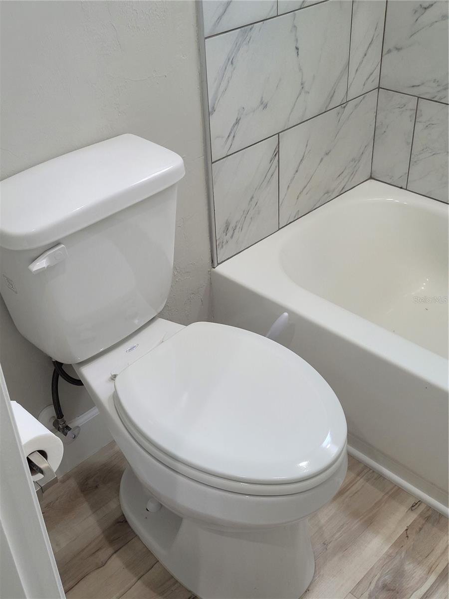 LAKESHORE GARDENS - Residential