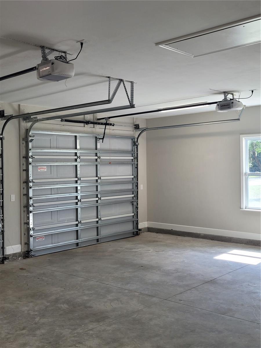 LAKESHORE GARDENS - Residential