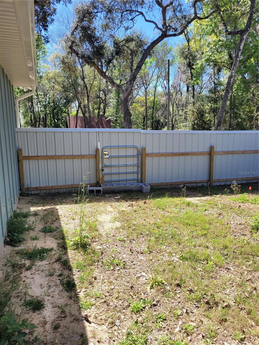 LAKESHORE GARDENS - Residential