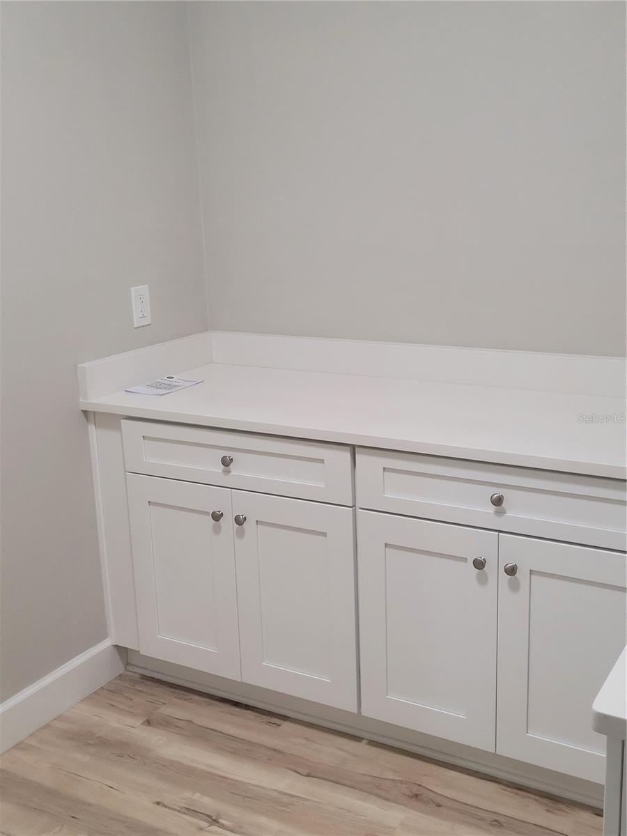 LAKESHORE GARDENS - Residential