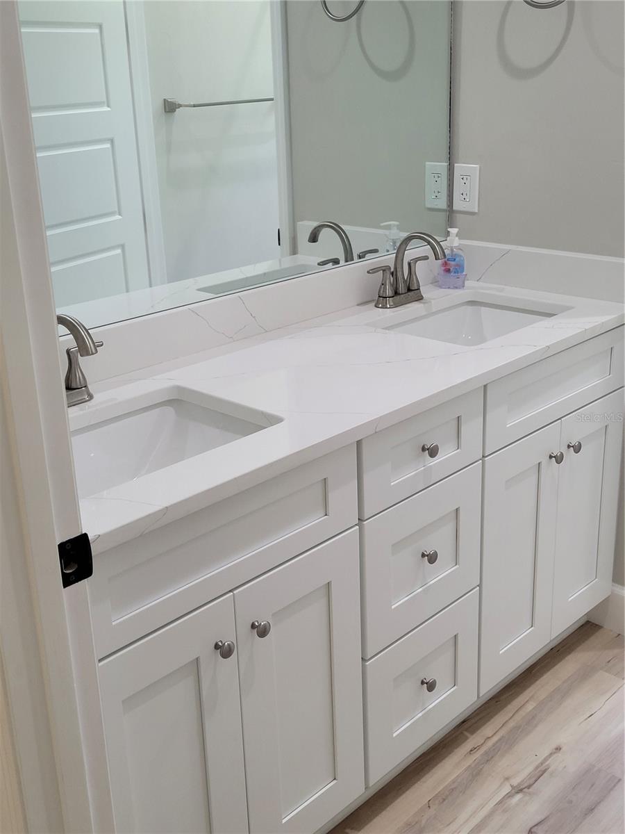 LAKESHORE GARDENS - Residential