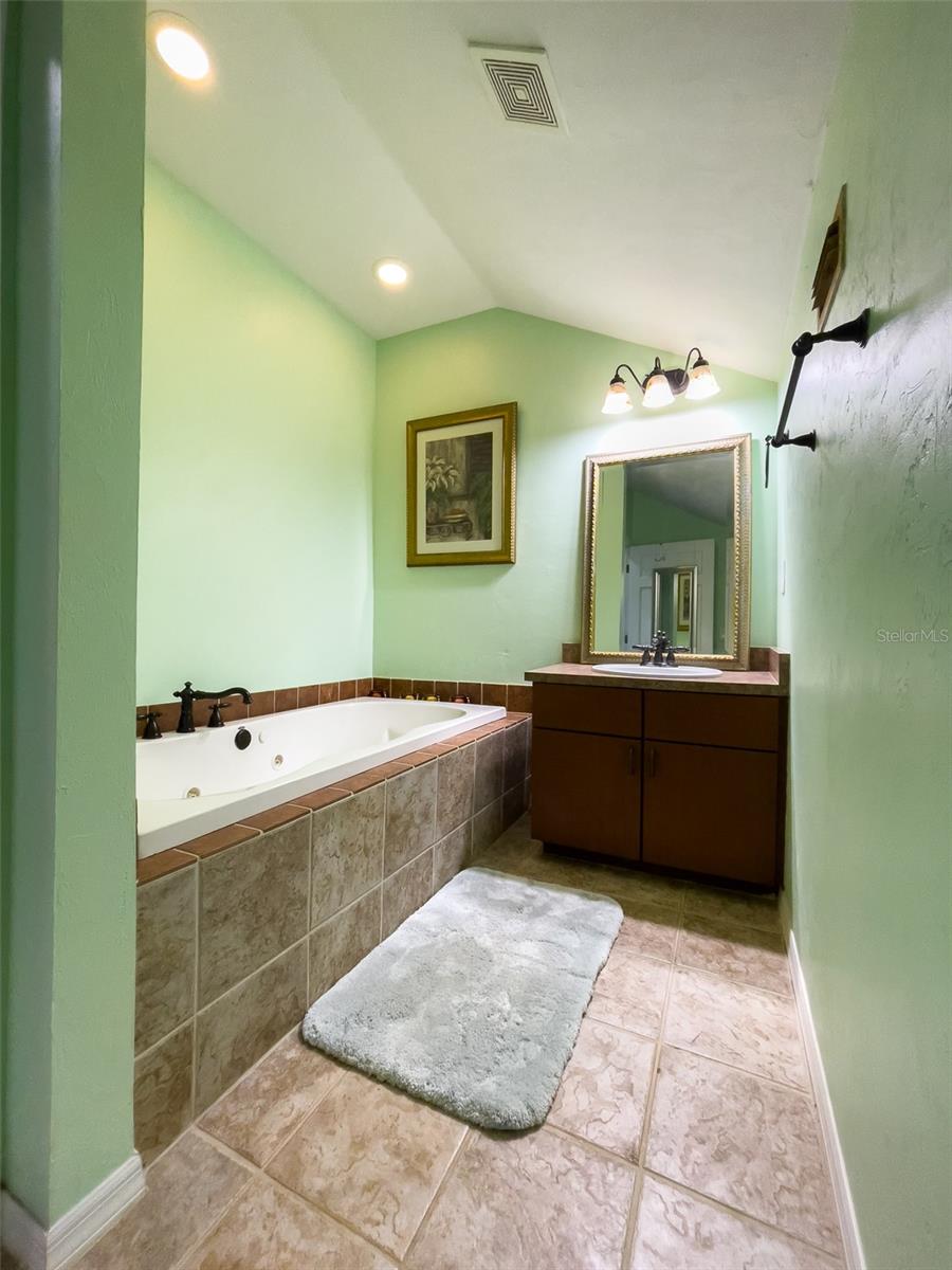 HIGHLAND PINES - Residential