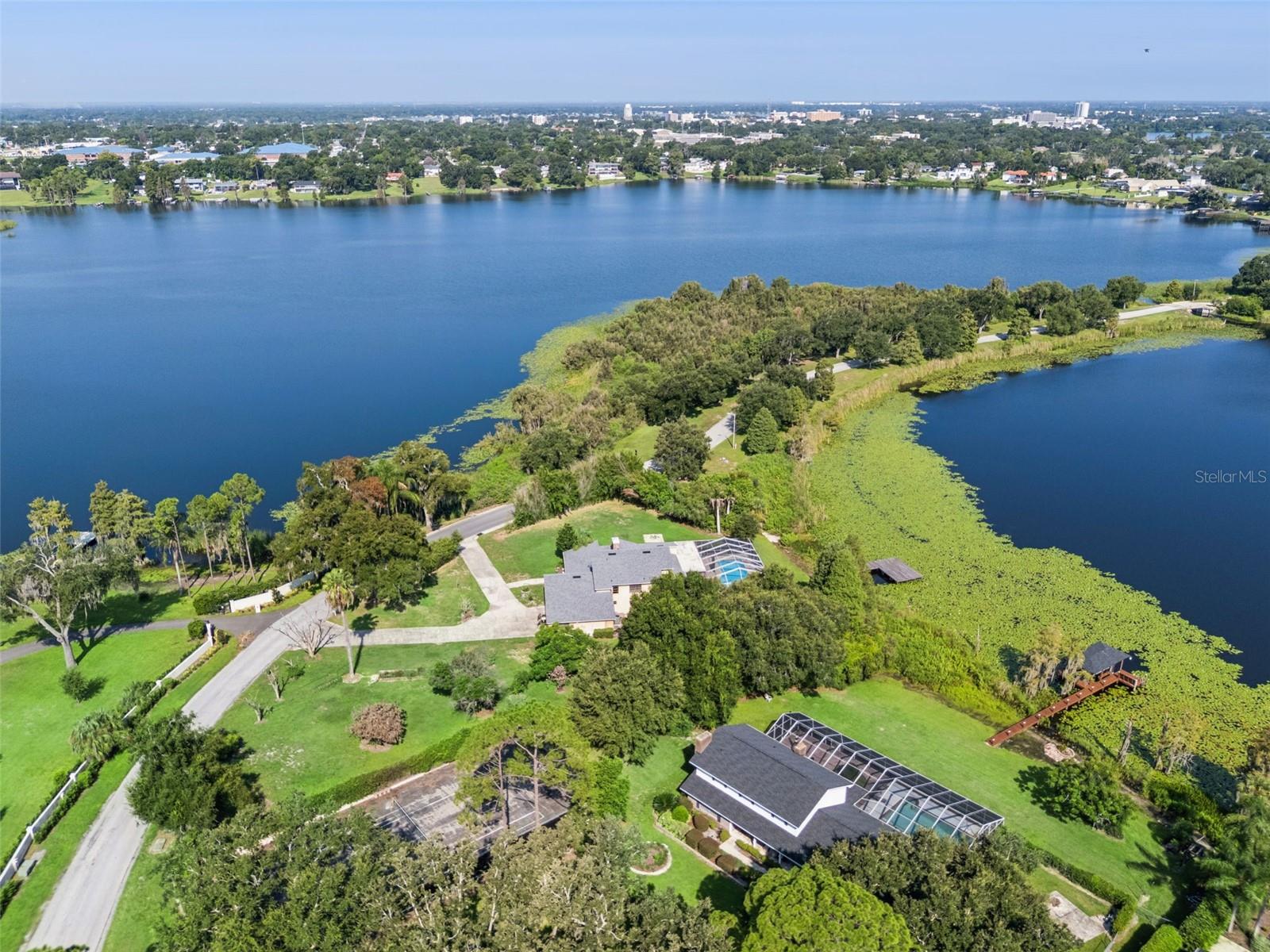 25 LAKEWOOD CAUSEWAY