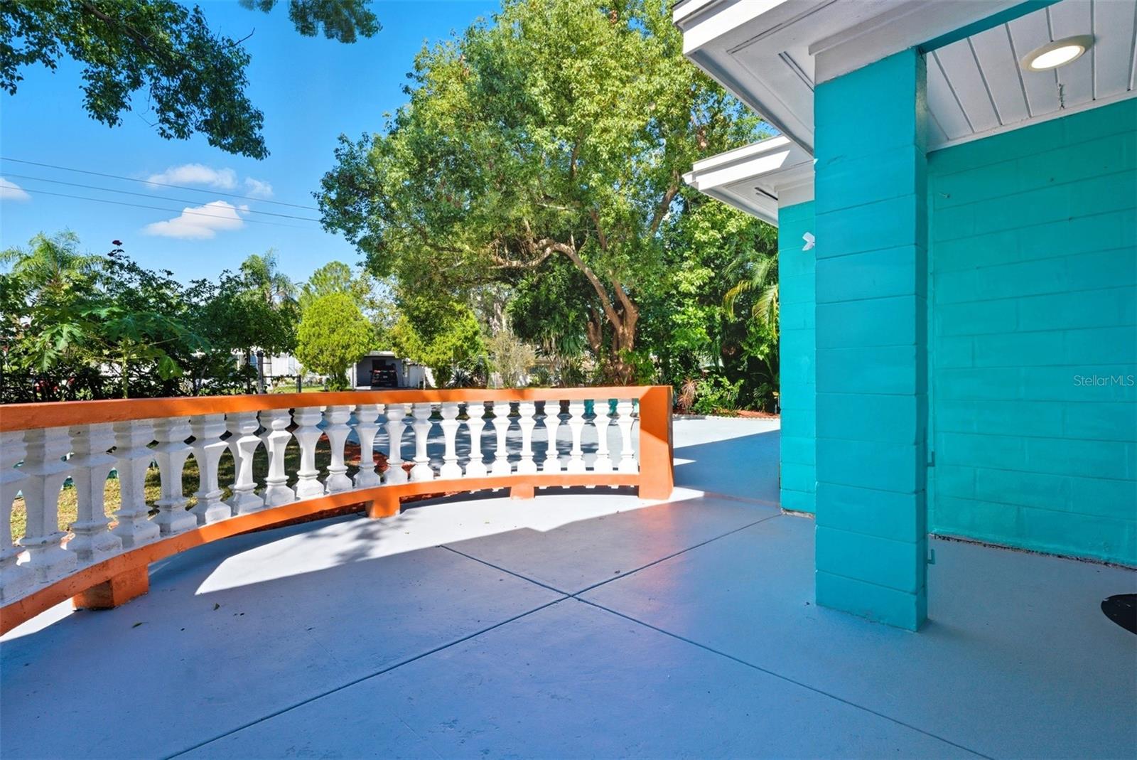 7101 N HOWARD AVENUE