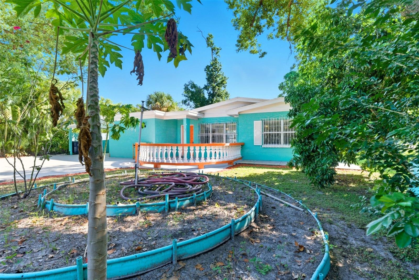 7101 N HOWARD AVENUE