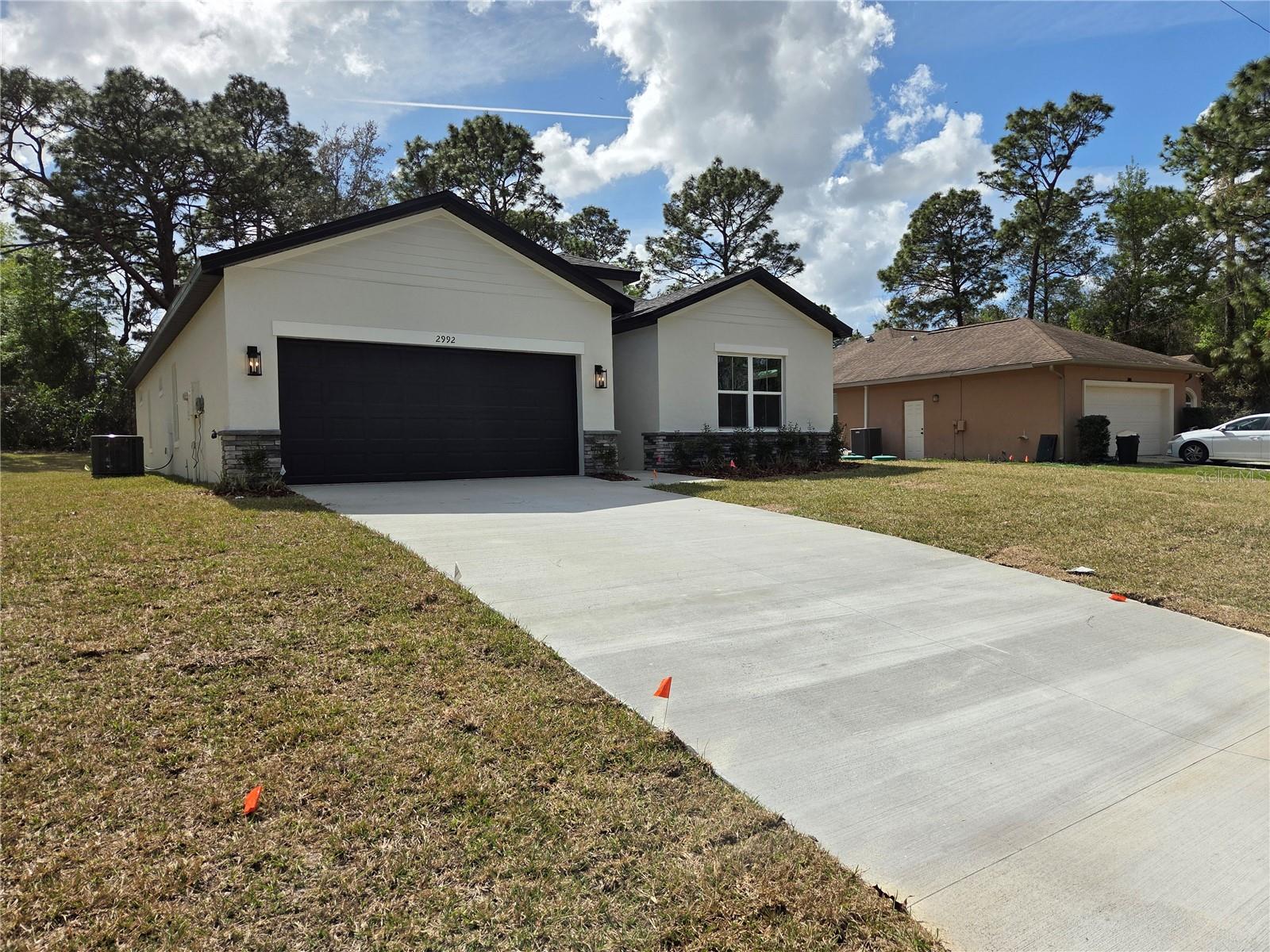 2992 W HAMLET PLACE
