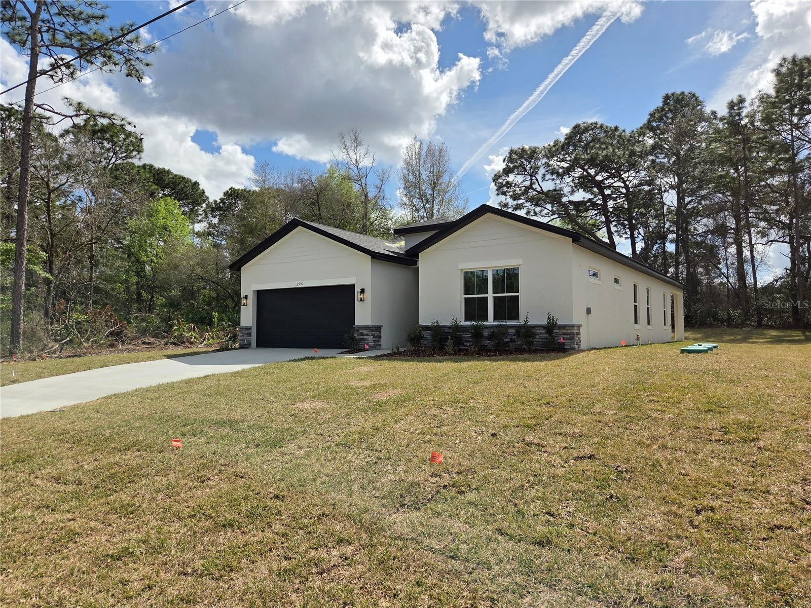 2992 W HAMLET PLACE