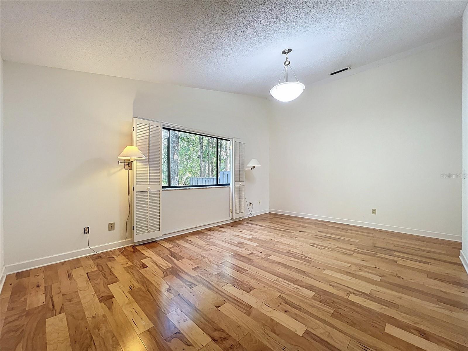 136 BRIDGEVIEW COURT