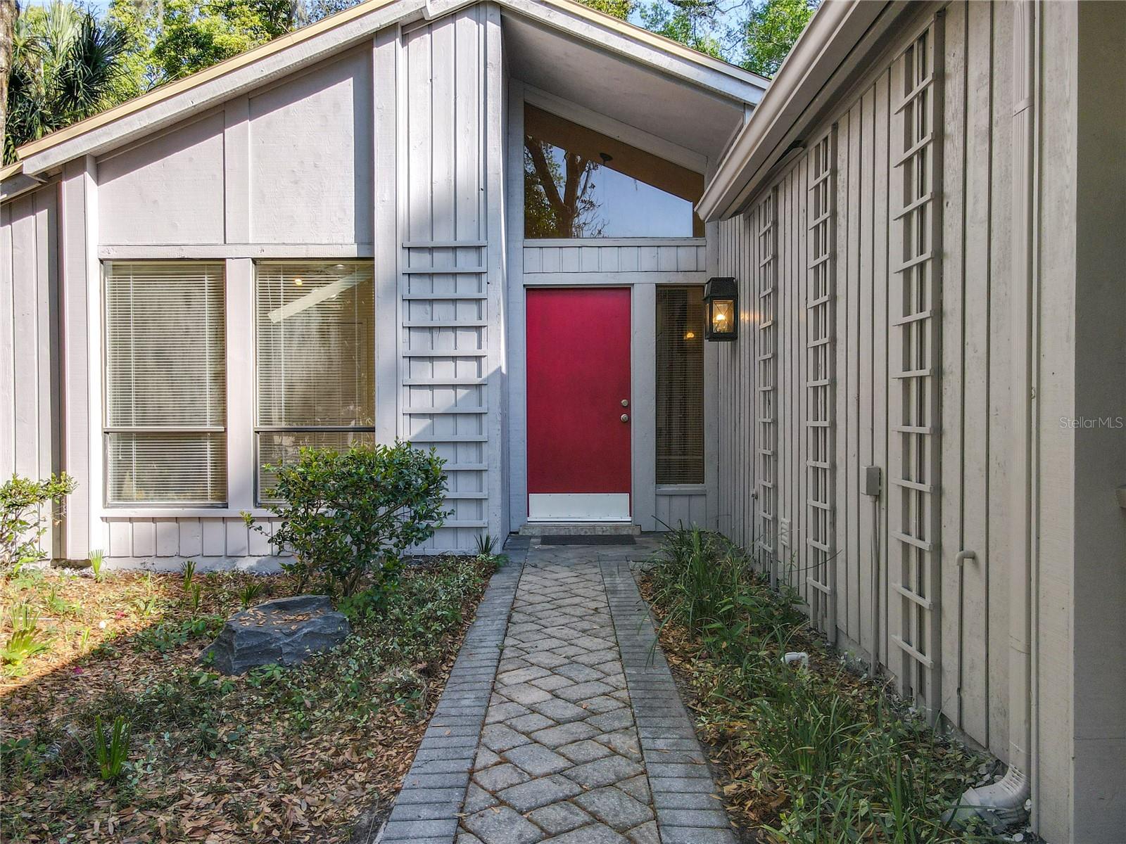 136 BRIDGEVIEW COURT
