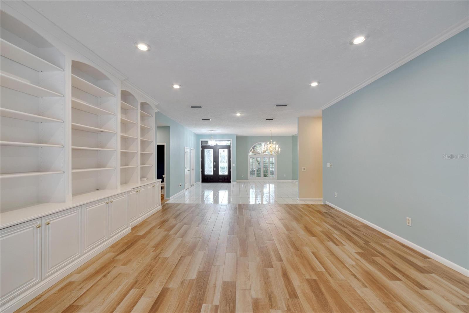 THE MANORS AT CRYSTAL LAKES - Residential