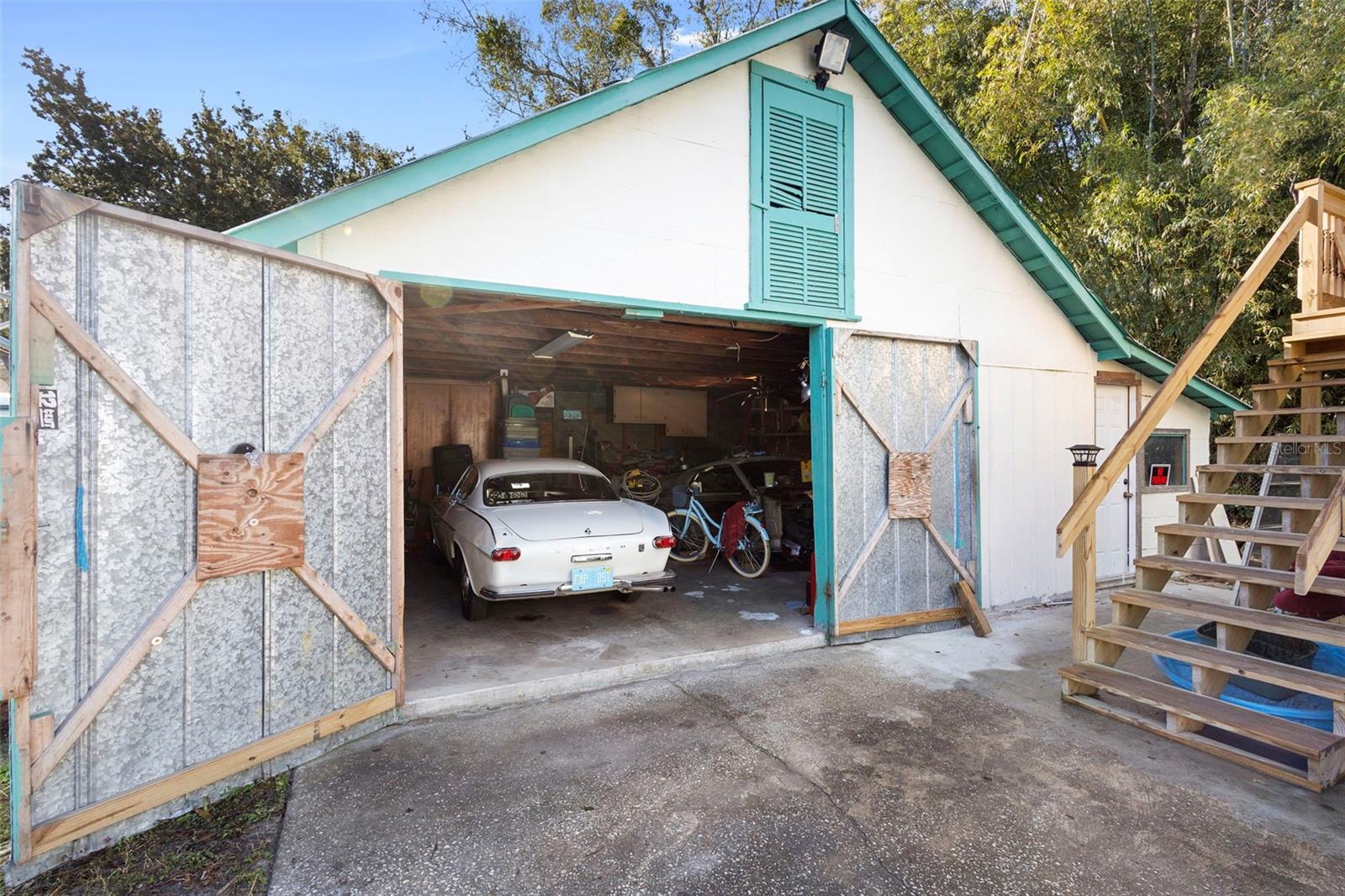 FINNEGANS NEW SMYRNA - Residential