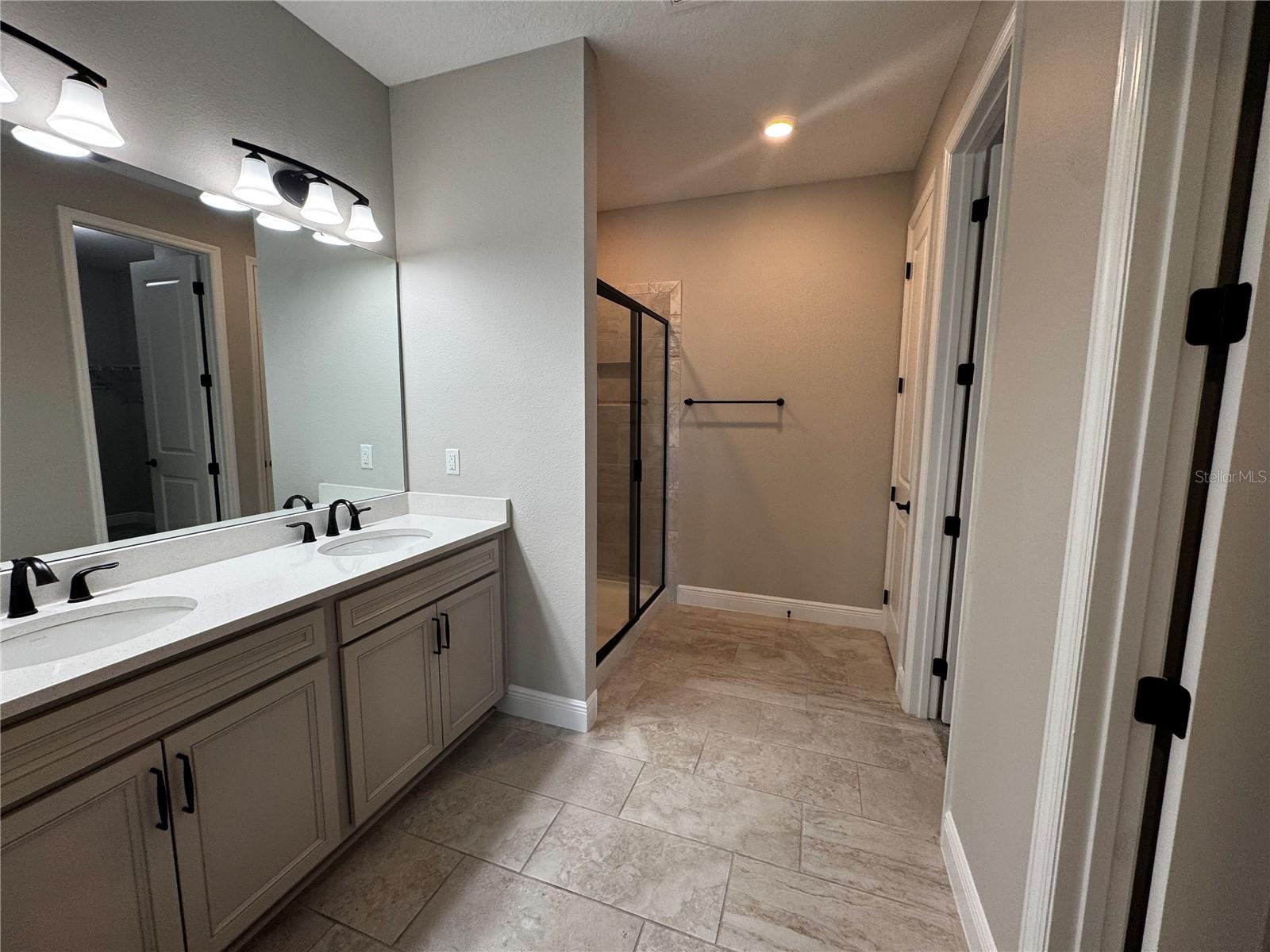 SEASONS/HILLSIDE - Residential Lease