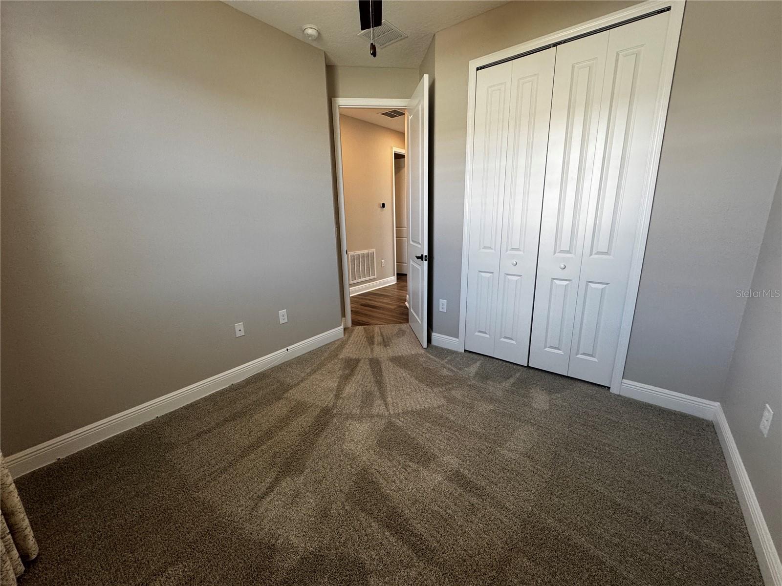 SEASONS/HILLSIDE - Residential Lease