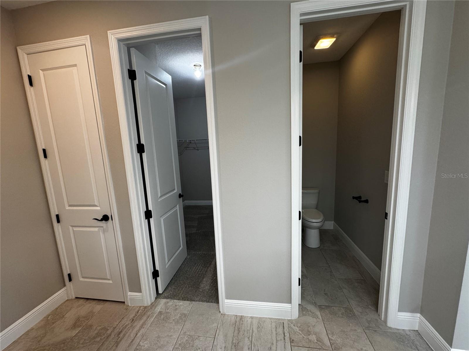 SEASONS/HILLSIDE - Residential Lease