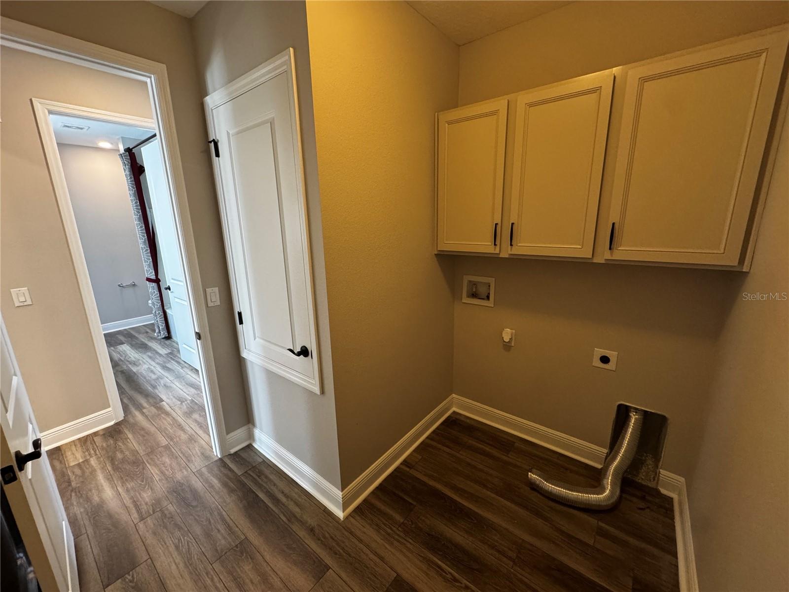 SEASONS/HILLSIDE - Residential Lease