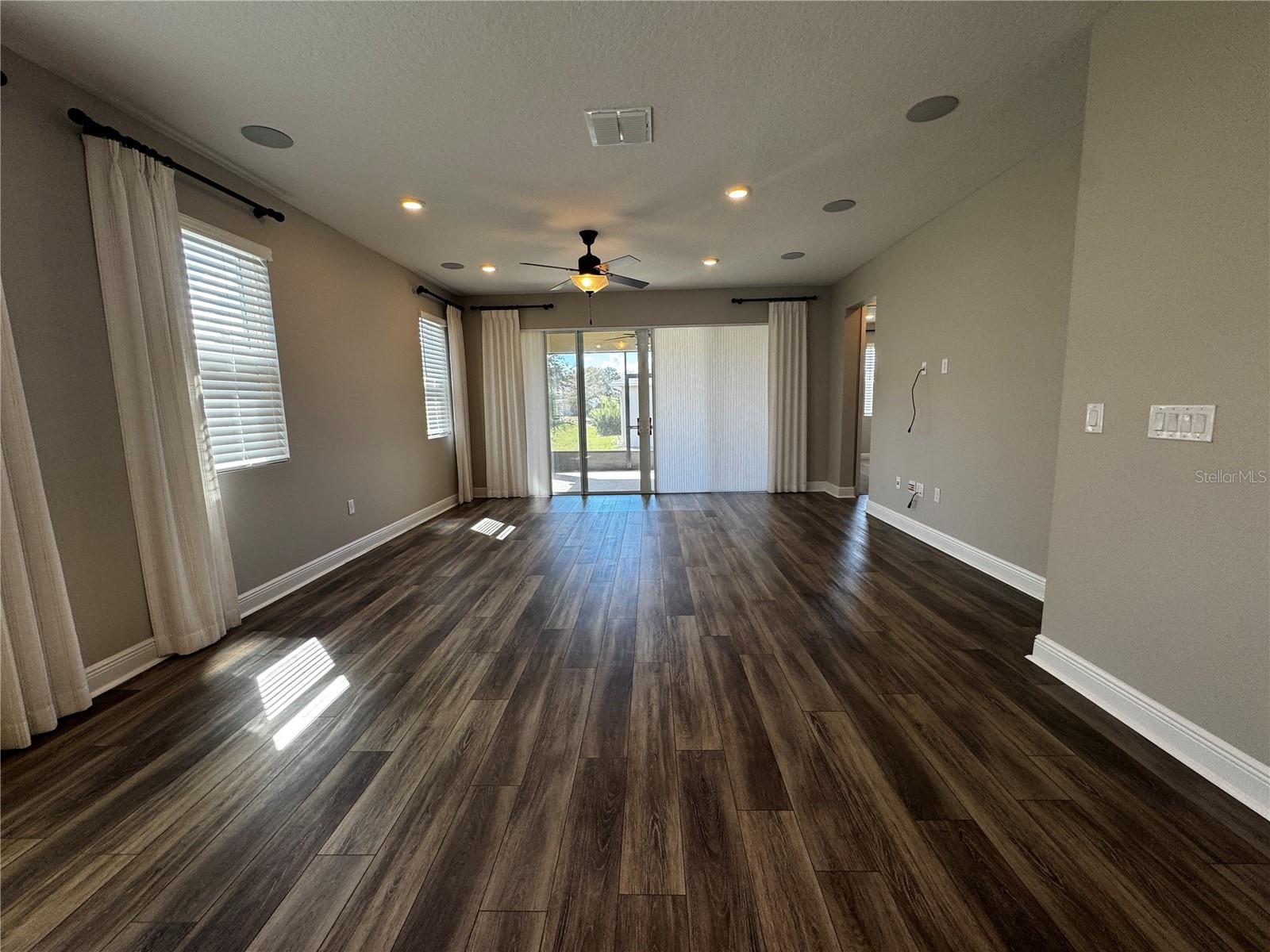 SEASONS/HILLSIDE - Residential Lease