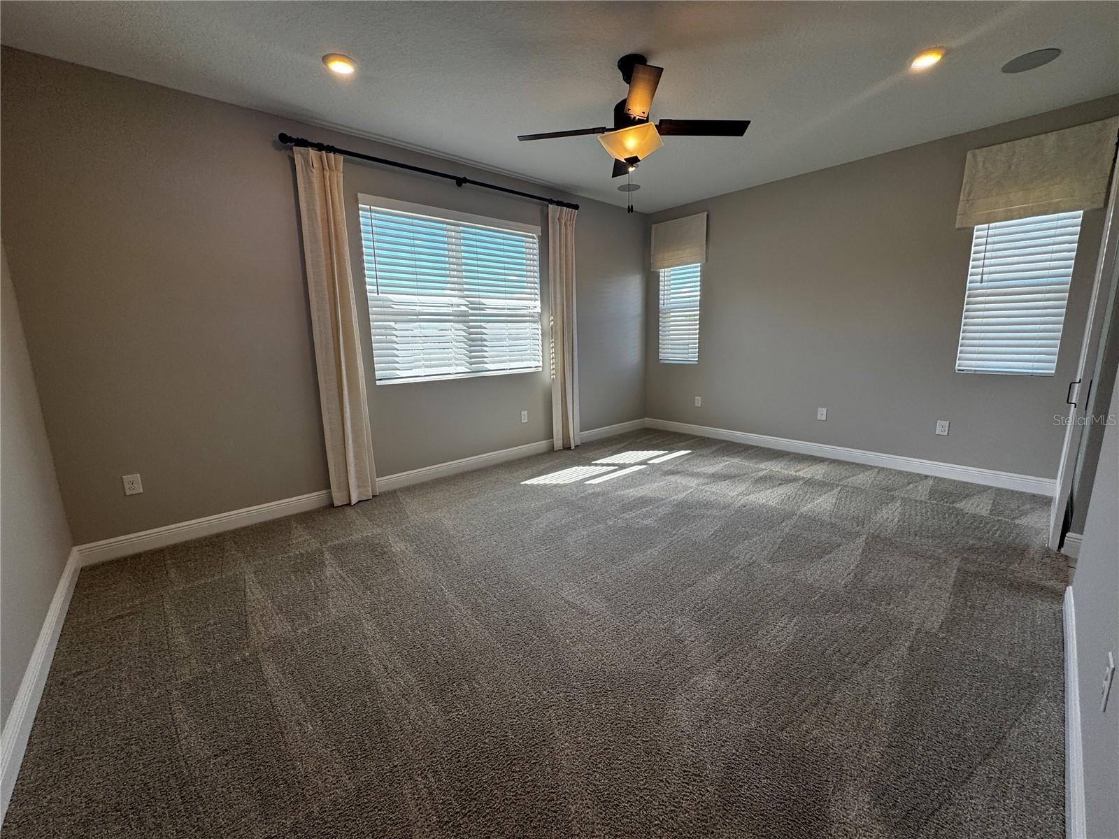 SEASONS/HILLSIDE - Residential Lease