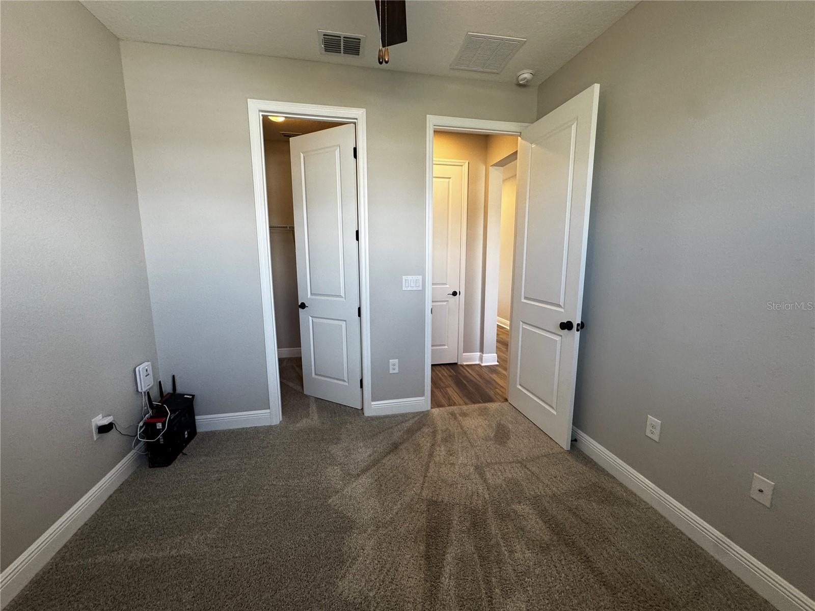 SEASONS/HILLSIDE - Residential Lease