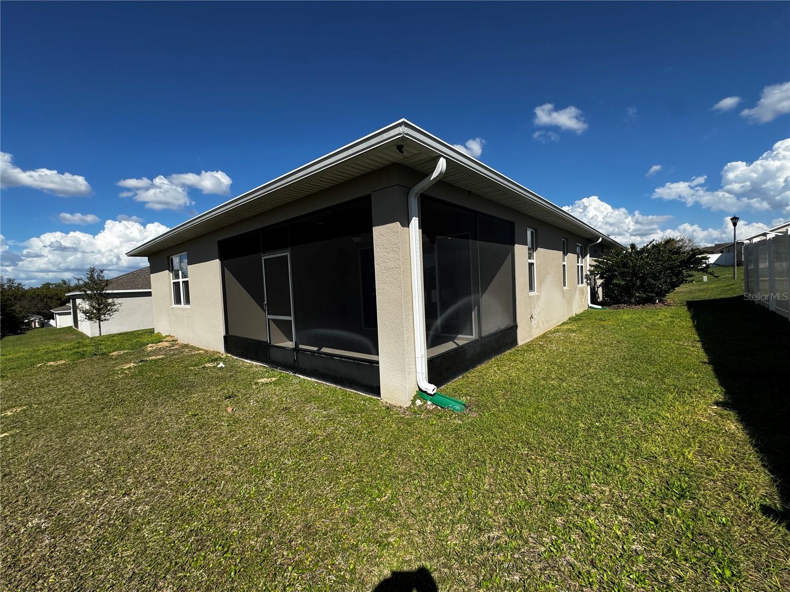 SEASONS/HILLSIDE - Residential Lease