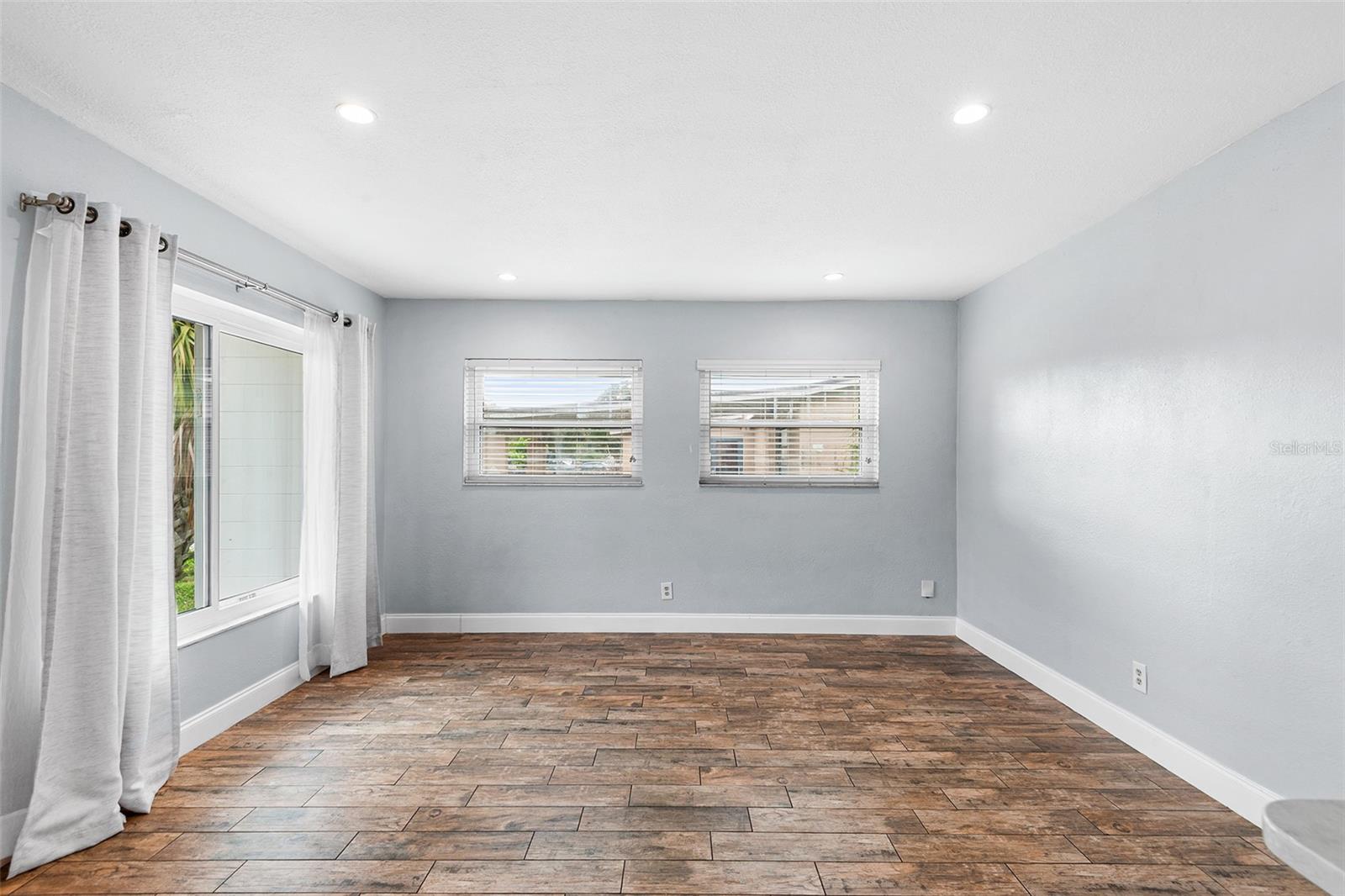 TANGELO PARK SEC 02 - Residential