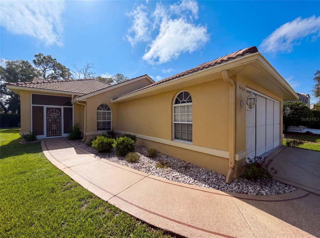 Photo of 9454 Mississippi Run, Weeki Wachee, FL 34613 (MLS # O6432818)