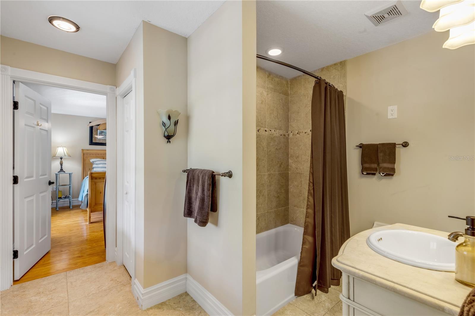 MISSION OAKS UNRECORDED SUB - Residential