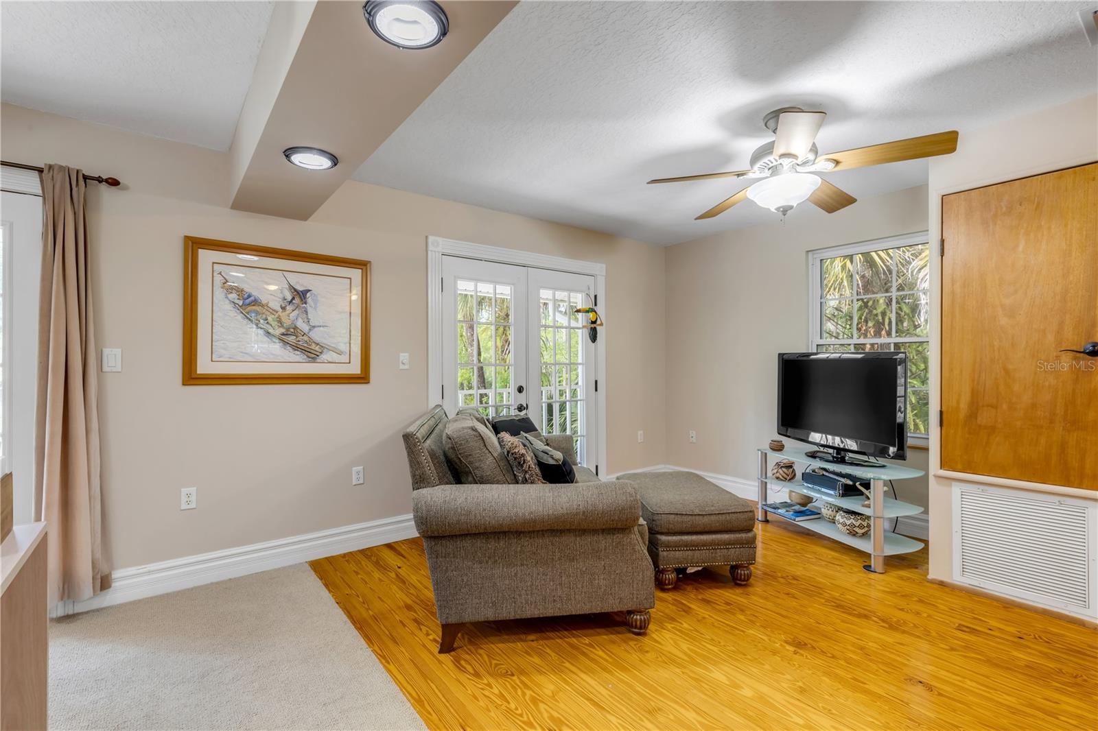 MISSION OAKS UNRECORDED SUB - Residential