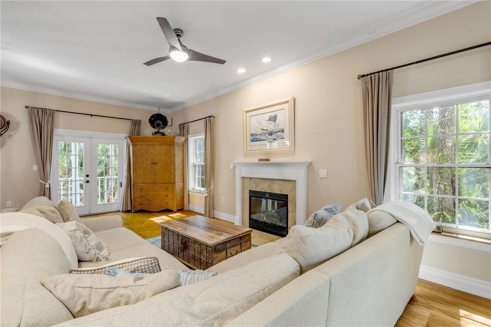 MISSION OAKS UNRECORDED SUB - Residential