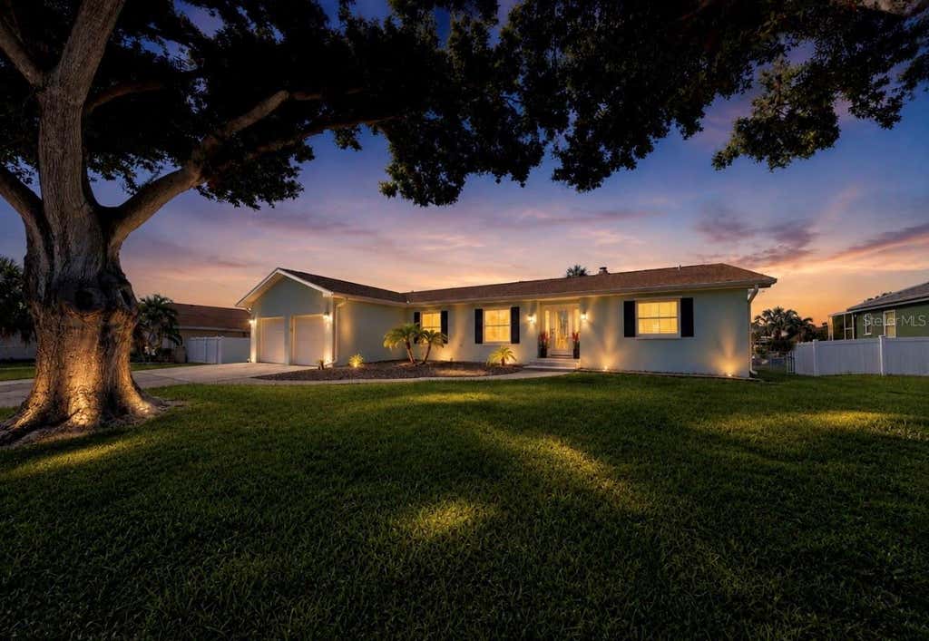 Photo of 708 Spanish Main Drive, Apollo Beach, FL 33572 (MLS # TB8538209)