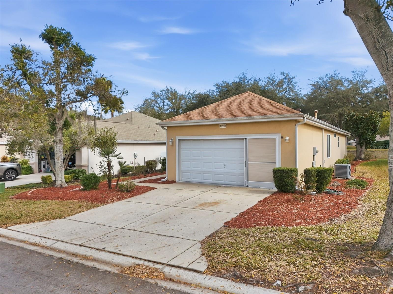 SPRUCE CREEK GOLF & COUNTRY CLUB SAWGRAS - Residential