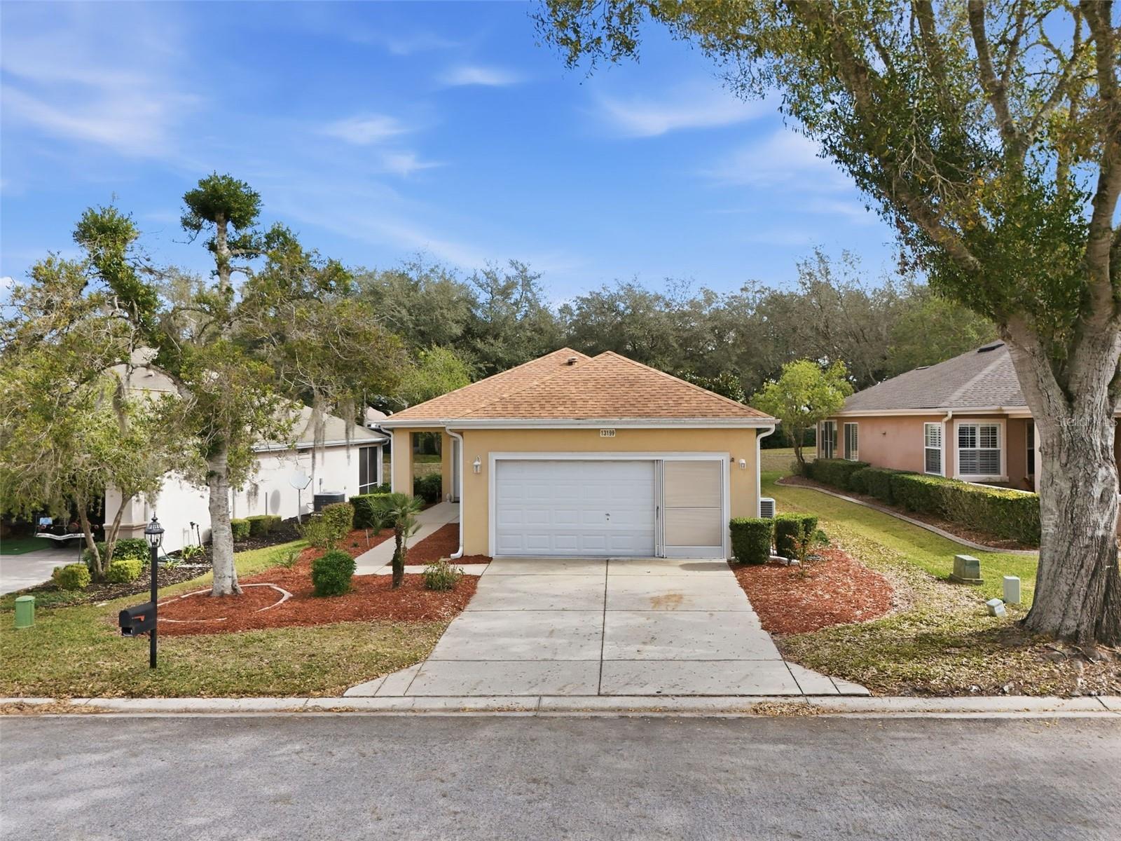 SPRUCE CREEK GOLF & COUNTRY CLUB SAWGRAS - Residential